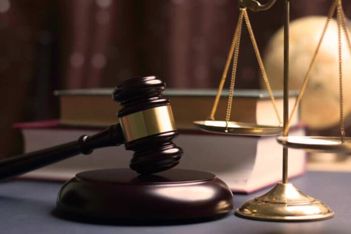 Justice,Lawyers,With,Judge,Gavel,,Attorney,In,Suit,Or,Lawyer