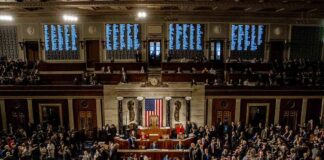 U.S. House chamber filled with lawmakers before a session